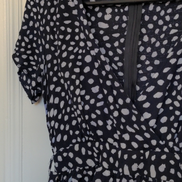 Polka-dotted white and navy blue dress - Picture 2 of 4